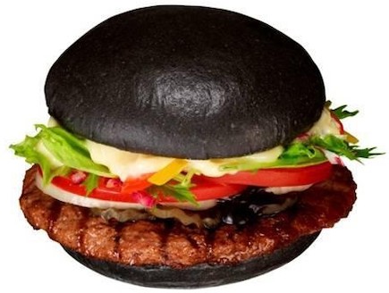 המבורגר שחור (צילום: blogs.ocweekly.com)