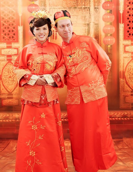 בתלבושת סינית מסורתית