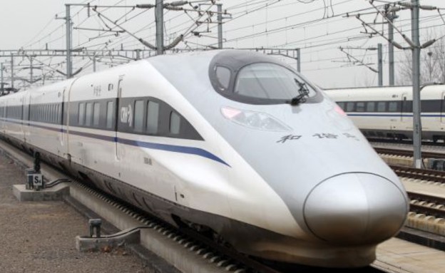 הרכבת המהירה בעולם, בסין (צילום: dailymail.co.uk)