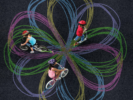 אופניים ילדות (צילום: chalktrail.com)