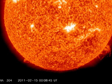 פעילות מוגברת של כתמי השמש כפי שצולמו ע"י נאס"א בחודש פברואר 2011