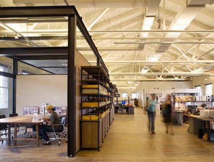 משרדים (צילום: Lara Swimmer)