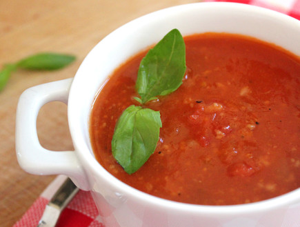 מרק עגבניות עם קוואקר (צילום: אסתי רותם, mako אוכל)