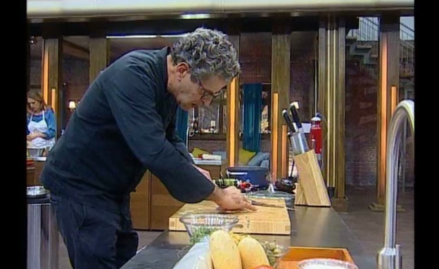 אייל שני מבשל