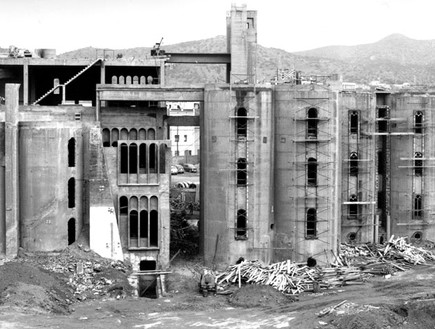 מפעל בטון, לפני (צילום: ricardobofill.com)