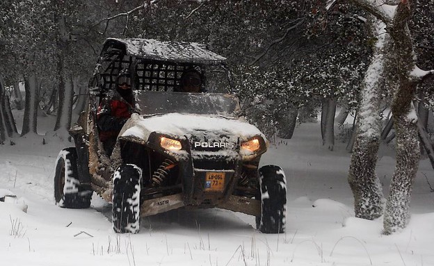 פולריס RZR בשלג פולריס RZR בשלג