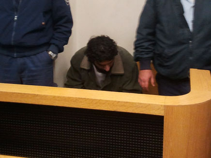אחמד דעיף בבית המשפט אחרי שהוחזר מלבנון (צילום: פוראת נאסר)