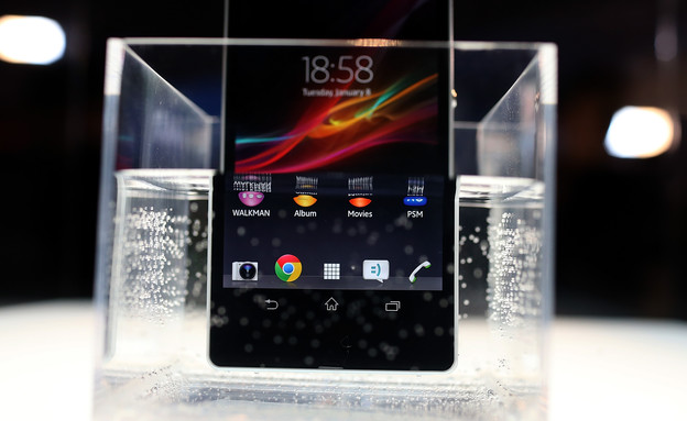 Sony Xperia Z במים (צילום: Justin Sullivan, GettyImages IL)