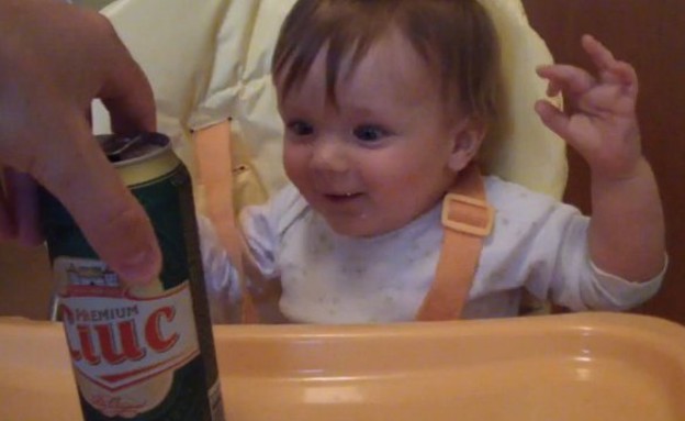 תינוק שאוהב בירה