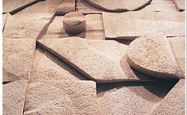 הכנסת, פרט מתוך הקיר באולם המליאה-דני קרוון (צילום: מתוך אתר הכנסת)