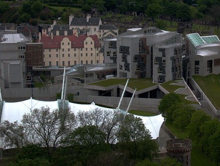 פרלמנט סקוטלנד בלילה (צילום: en.wikipedia)