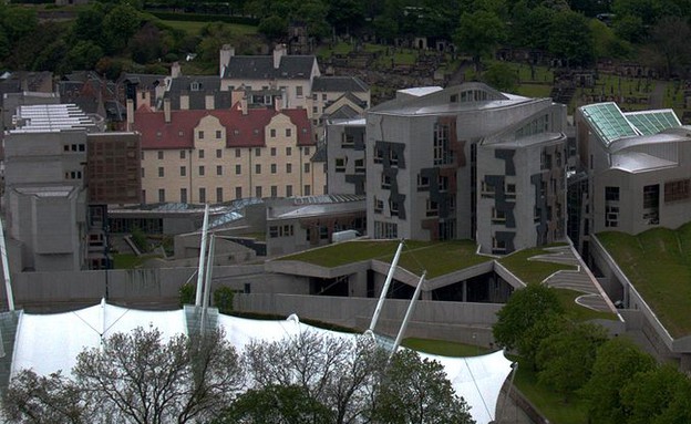 פרלמנט סקוטלנד בלילה (צילום: en.wikipedia)