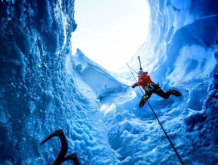 טיפוס, מערות קרח באלפים (צילום: dailymail.co.uk)