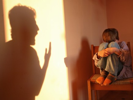 אלימות במשפחה (צילום: אימג'בנק / Thinkstock)