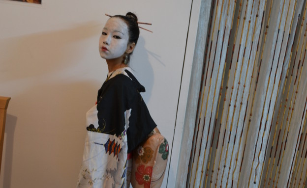 ירח לין טוחולוב