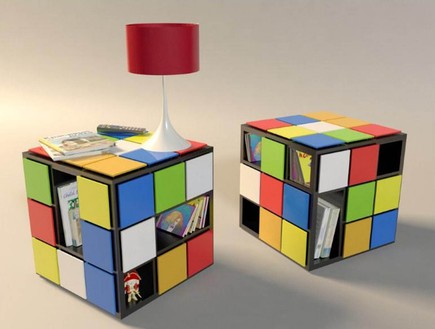 שולחן, קובייה הונגרית (צילום: Rubiks-cube-for-bedside-table)
