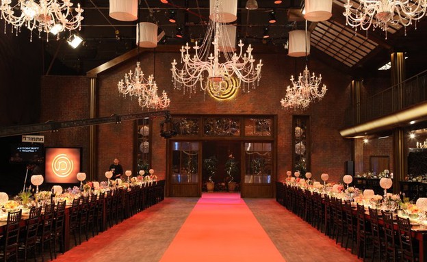 שולחן הטועמים בגמר מוכן