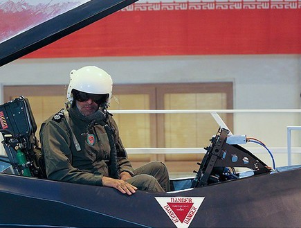 טייס מטוס קרב קאהר (צילום: http://theaviationist.com)