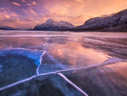קוביות קרח, תופעת טבע באגם (צילום: dailymail.co.uk)