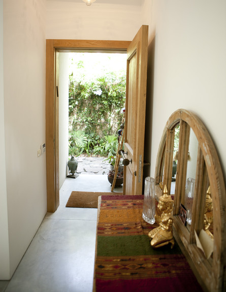 הביתה שרון, דלת כניסה (צילום: מתוך קטלוג פמינה 2010, עידו לביא (ארכיון))