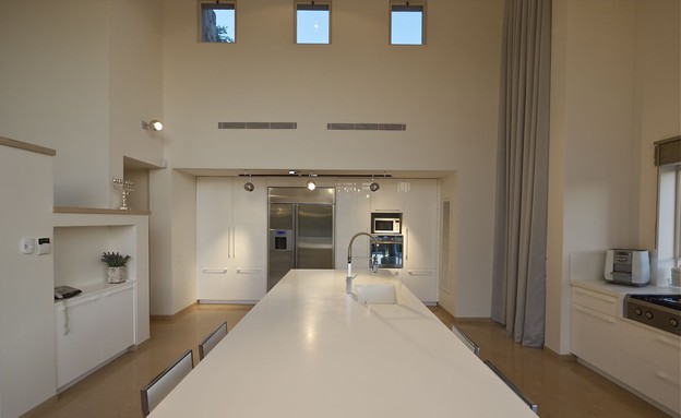 דובי וייט, אי במטבח