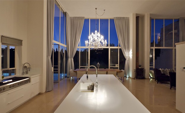 דובי וייט, עוד מטבח