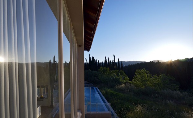 דובי וויט נוף חדש