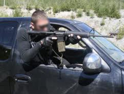 יורה מרכב נוסע (צילום: prweb.com)