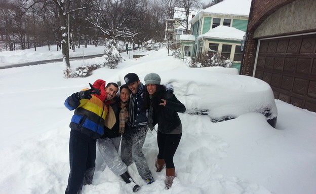 תקועים בבית בבוסטון. צילום: תומר בן שטרית