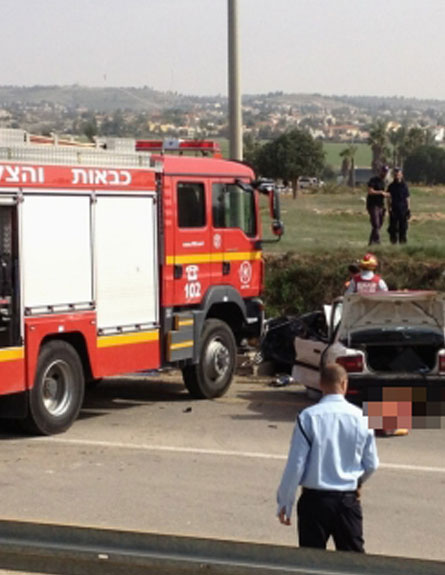 התנגשות חזיתית סמוך למיתר (צילום: מאיר בן הרוש, חדשות 2)