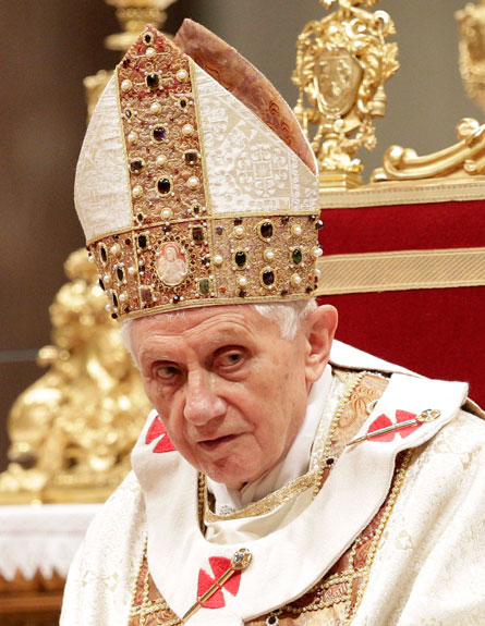 מה ילבש האפיפיור החדש? (צילום: AP)