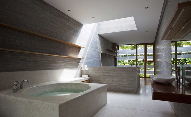 בית ירוק, אמבטיה (צילום: Hiroyuki Oki)