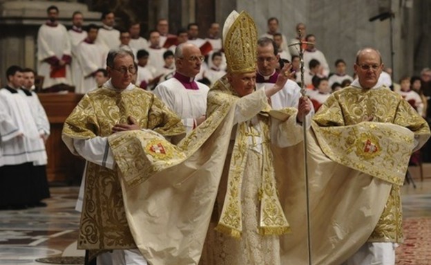 הרגעים הוורודים של האפיפיור (צילום: אימג'בנק/GettyImages)