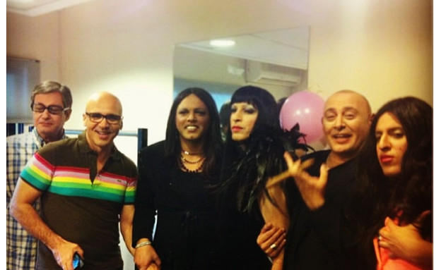 צוות אייל גולן קורא לך בתחפושת