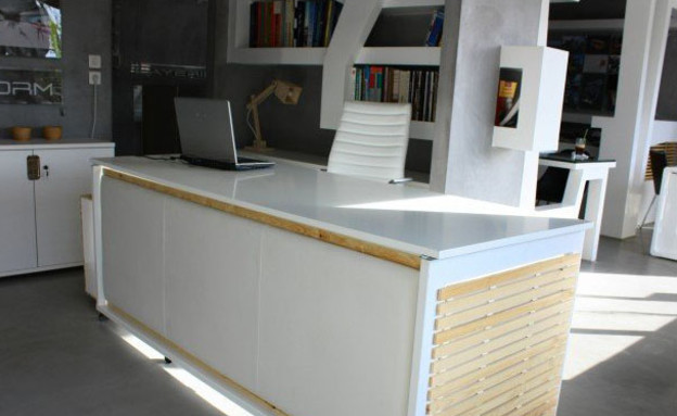 שולחן מיטה סגור (צילום: www.studionl)