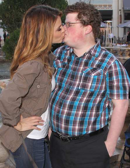 ג'סי היימן מתנשק עם מריה מנונוס (צילום: noon)