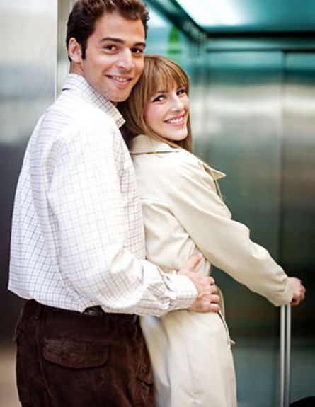 זוג במעלית