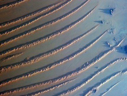 רוח וחול, תמונות מהחלל (צילום: dailymail.co.uk)