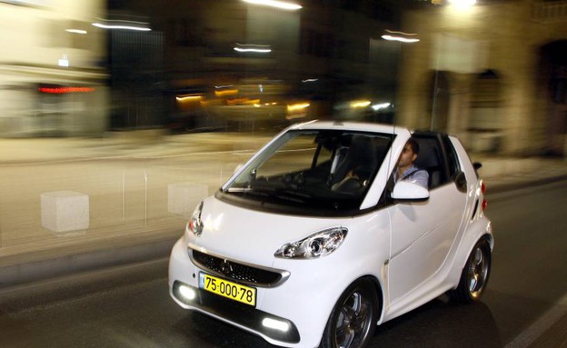 סמארט מול שברולט סילברדו סמארט מול שברולט סילברדו