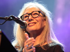 טקס פרסי אקום, צרויה להב