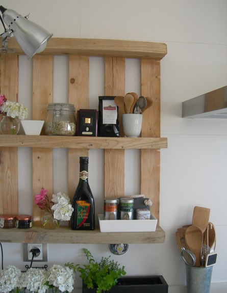 משטחי פריקה, מדפים למטבח (צילום: www.flickr.comphotosvioleta)