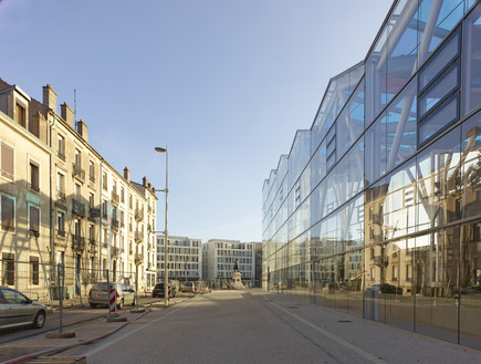 ARTEM_CREDIT_ANMA_cS.Chalmeau_non_libre_de_droits-Galerie_rue_du_S (צילום: ANMA Architects)