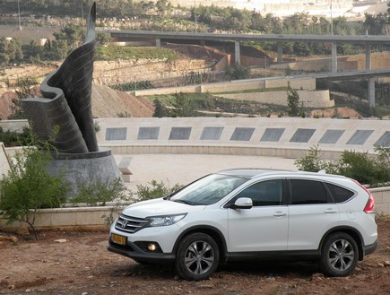 הונדה CR-V (צילום: ניר בן זקן )