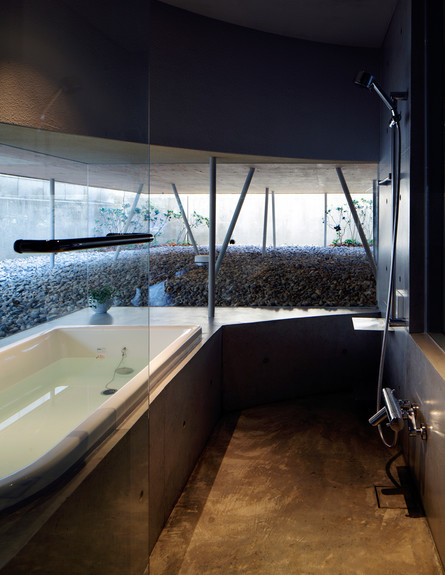 בית יפן אמבטיה (צילום: Koji FujiiNacása & Partners)