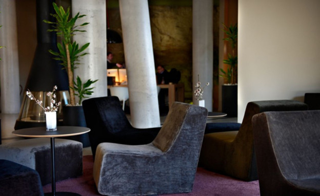 מלון בספרד, לובי (צילום: מתוך האתר hotelviura)