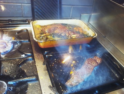 מסעדת סלון, בשר על האש (צילום: פאולין שובל, mako אוכל)