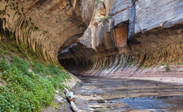 קשה להגיע, רכבת תחתית טבעית
