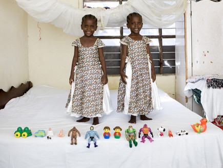 ילדים וצעצועים - אראפה ואלאשה זנזיבר (צילום: גבריאל גאלימברטי, צילום מסך)