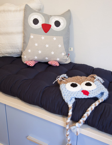 הרצליה, חדר ילד בובות על מיטה (צילום: דניה ויינר)