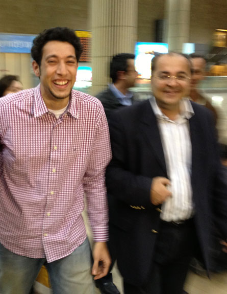 אמיר חסן, לאחר הנחיתה בנתב"ג (צילום: חדשות 2)